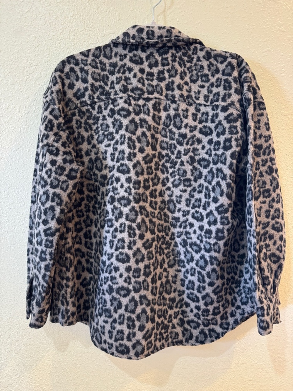 bagatelle Black and Gray Leopard Print Shacket - Picture 3 of 6